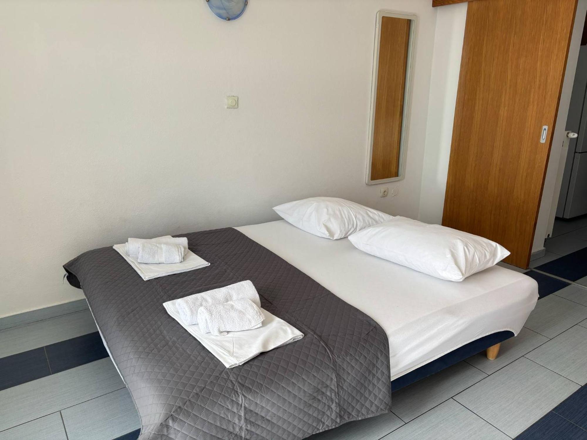 Apartments & Room Madi เซนญ์ ภายนอก รูปภาพ